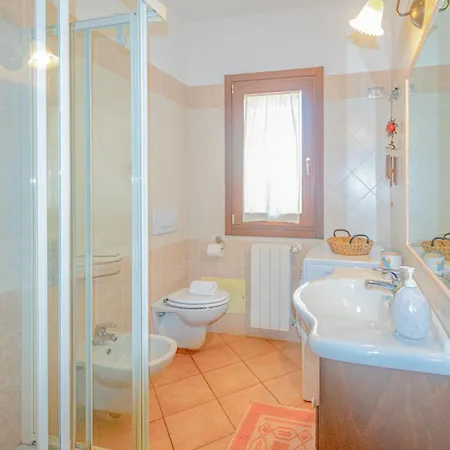 Casazen, 2 Camere, Giardino E Parking Lägenhet *