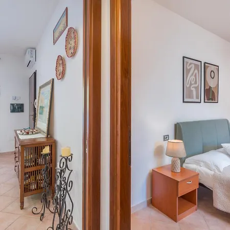 Apartmán Casazen, 2 Camere, Giardino E Parking